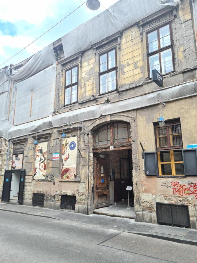 Feeling In The Heart Of Апартаменти Будапешт
